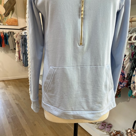 Lilly Pulitzer 🏝️ Skipper Popover, Medium, Lt. Blue, GUC - Picture 6 of 7